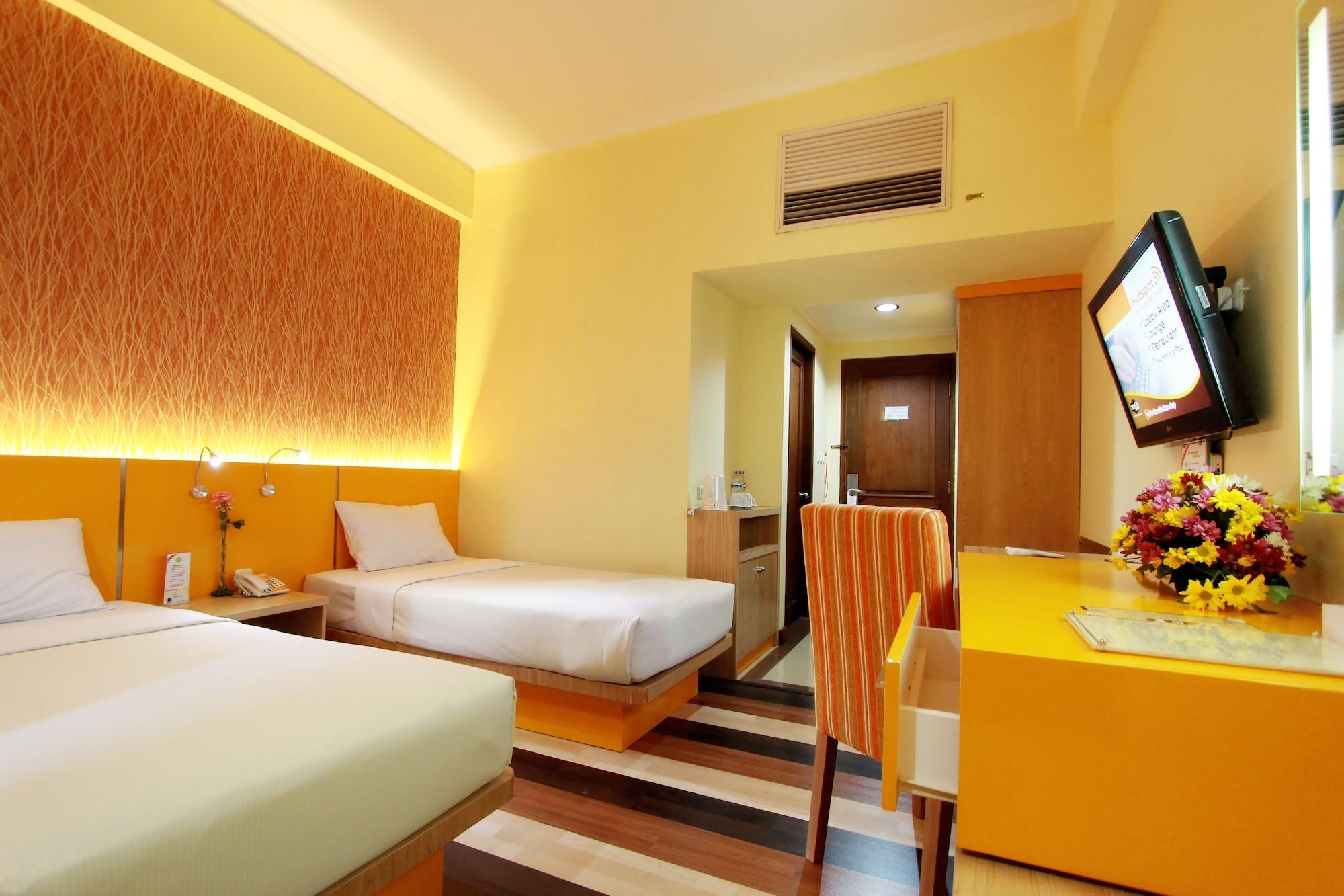 Pandanaran Hotel Semarang Exterior photo