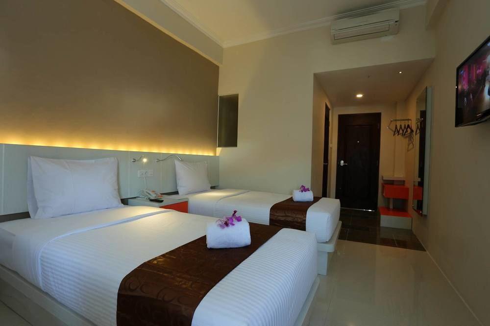 Pandanaran Hotel Semarang Exterior photo
