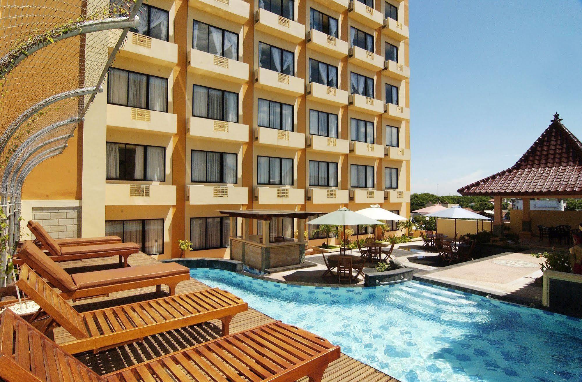 Pandanaran Hotel Semarang Exterior photo